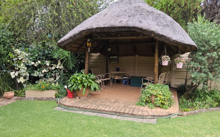 3 Bedroom Property for Sale in Kannoniers Park North West